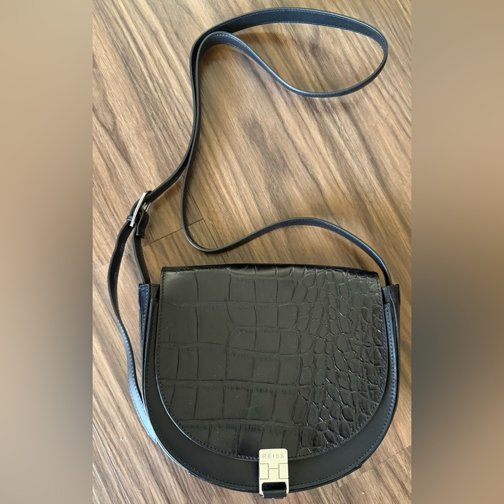 Elegant Black Croc-Embossed Women's Bag